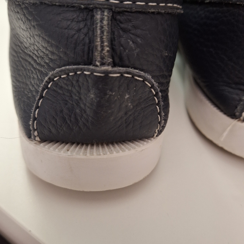 Minnetonka Leather Moccasins - Picture 5 of 10
